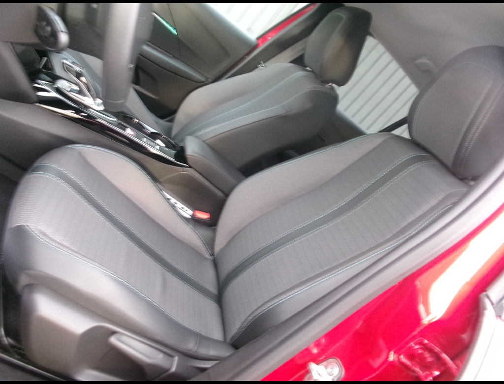 Peugeot 208 - ALLURE PACK